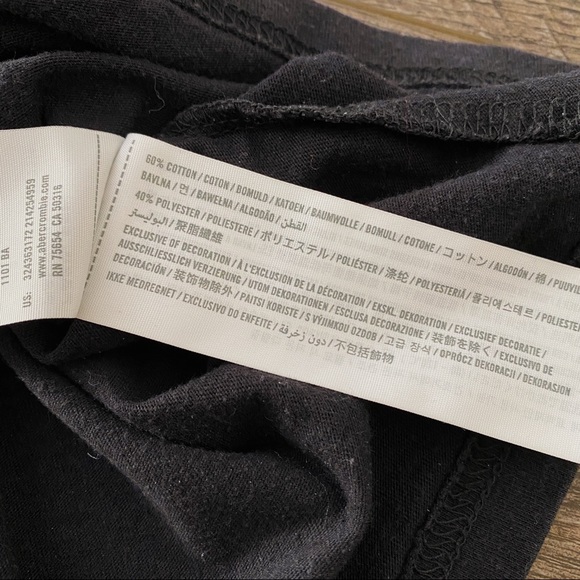 Hollister Mens Must Have Collection Black V-Neck Tee Size Large Basic Shirt - Picture 6 of 6